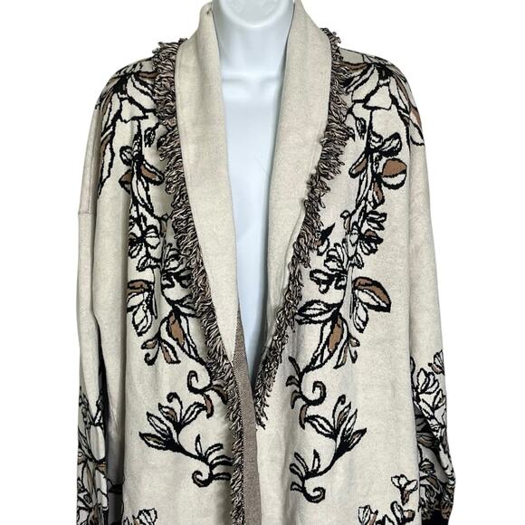Chico’s Fringe Open Cardigan 3 / XL Boho Jacquard Floral Print Pockets Cozy Chic - Picture 3 of 9